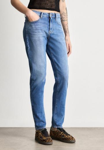 Джинсы