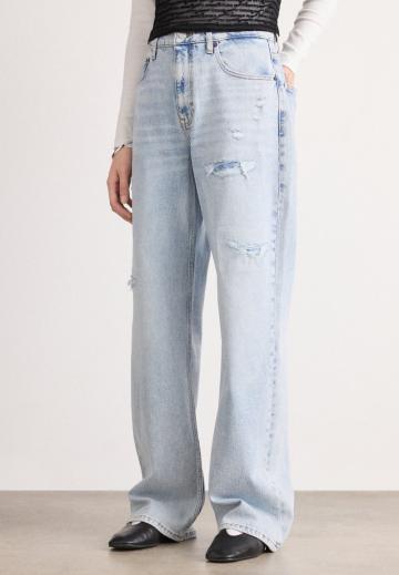 Прямые джинсы