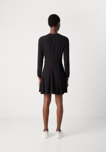 Короткое платье