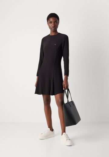 Короткое платье