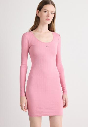 Короткое платье