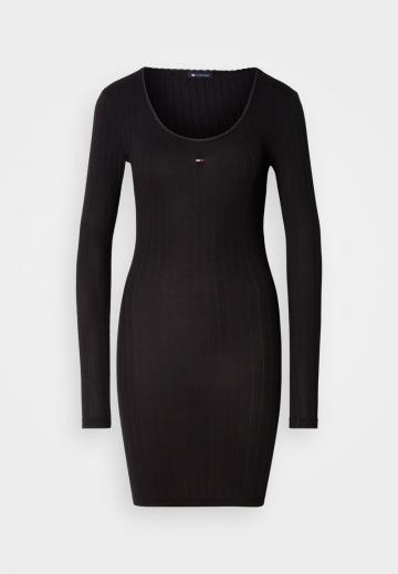 Короткое платье