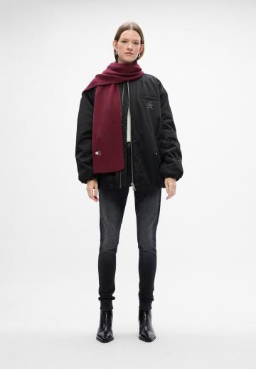 Узкие джинсы