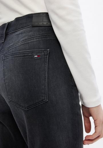 Узкие джинсы