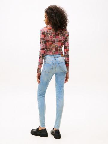 Узкие джинсы