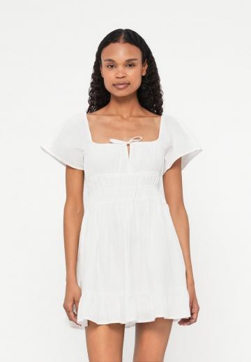 Короткое платье