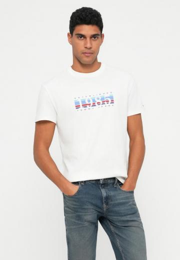 Узкие джинсы