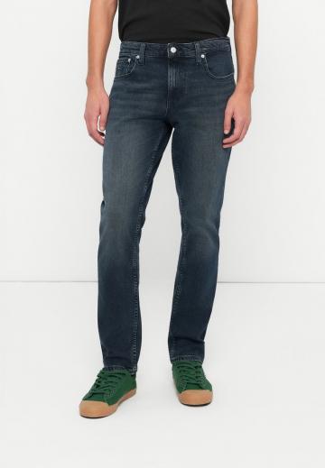 Узкие джинсы