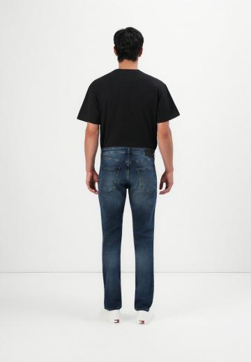 Узкие джинсы