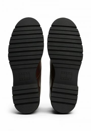 Ботинки на шнуровке