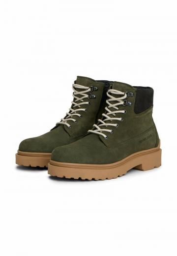 Ботинки на шнуровке