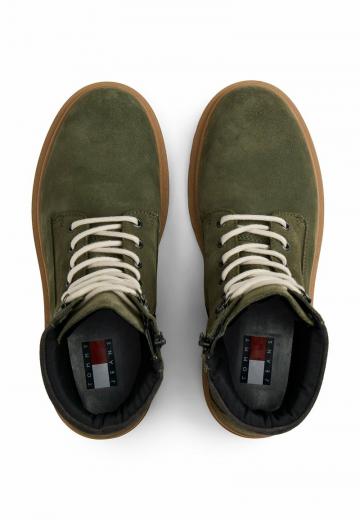 Ботинки на шнуровке