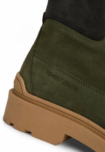 Ботинки на шнуровке