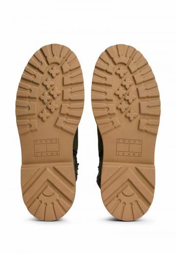 Ботинки на шнуровке