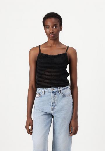 Топ на бретельках