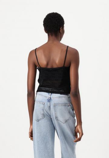 Топ на бретельках