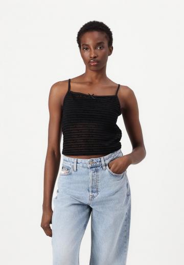 Топ на бретельках