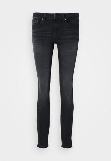 Узкие джинсы