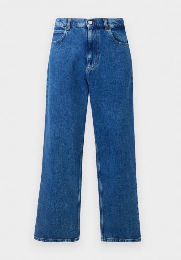 Прямые джинсы