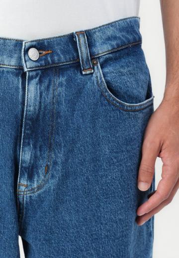 Прямые джинсы