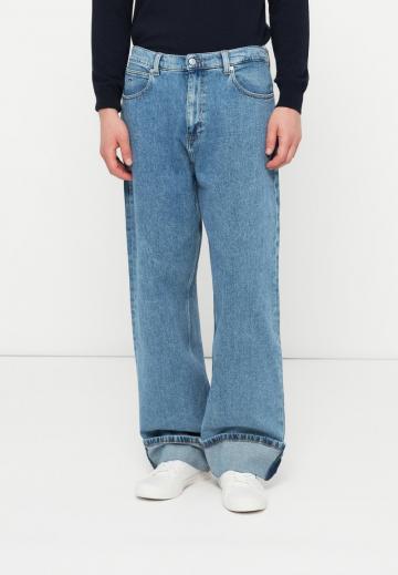 Прямые джинсы