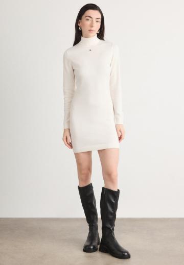 Платье футляр