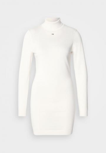 Платье футляр