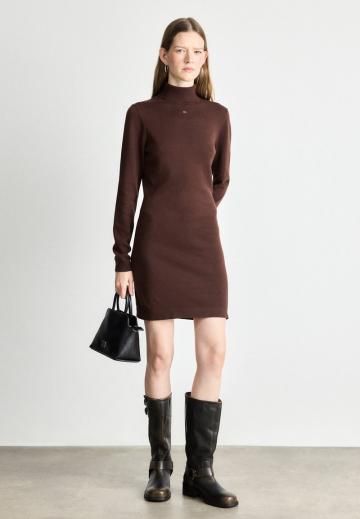 Платье футляр