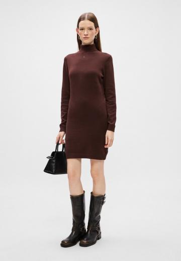 Платье футляр