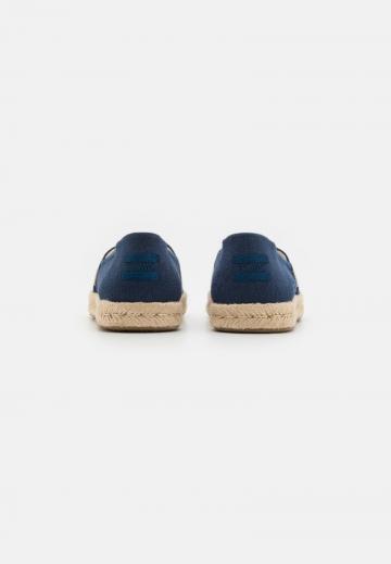 Спортивные балетки