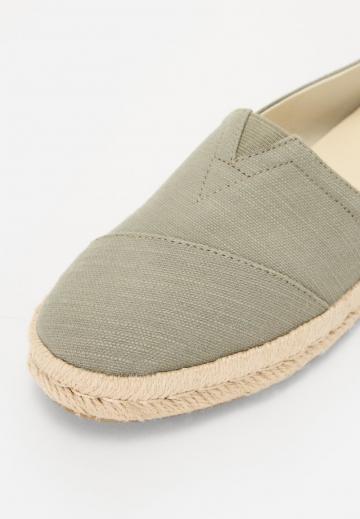 Спортивные балетки