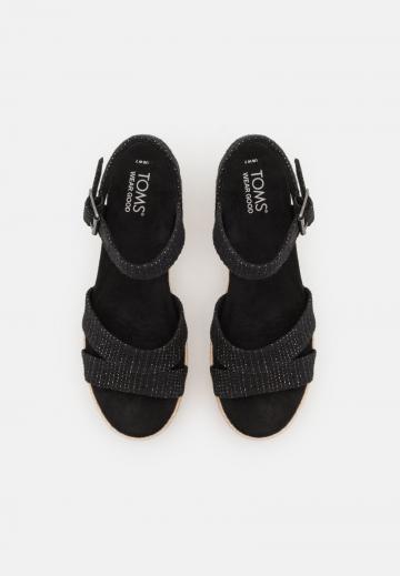 Босоножки на платформе