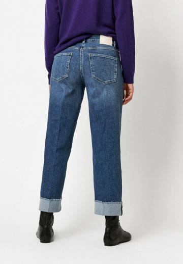 Прямые джинсы