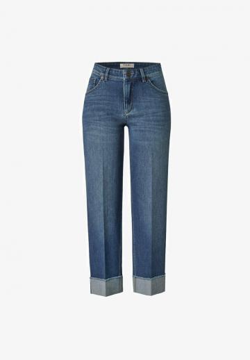 Прямые джинсы