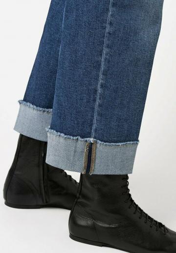 Прямые джинсы