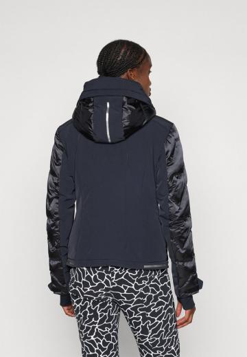 Спортивная куртка