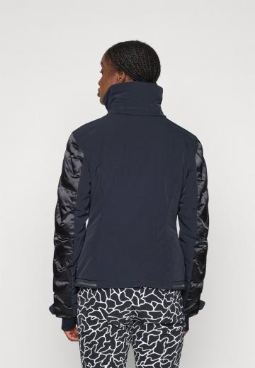 Спортивная куртка