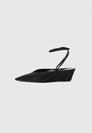 Туфли на танкетке