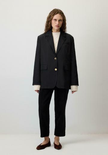 Блейзер с накладными карманами