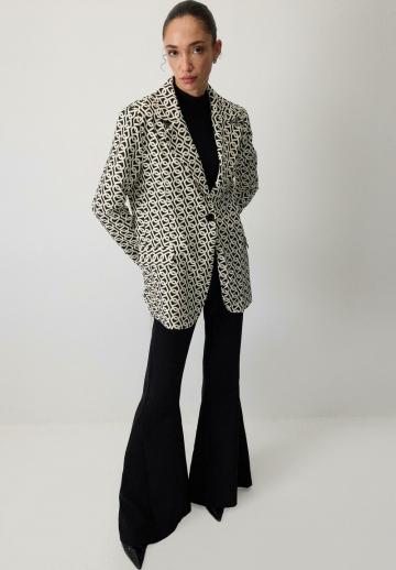 Короткое пальто