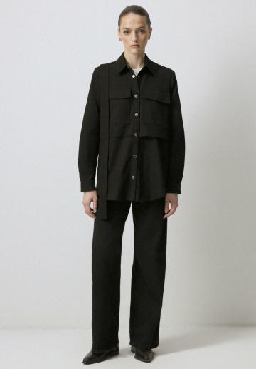 Куртка с накладнымит карманами