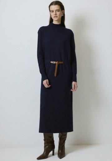 Вязаное платье