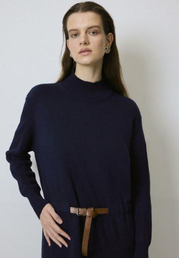 Вязаное платье