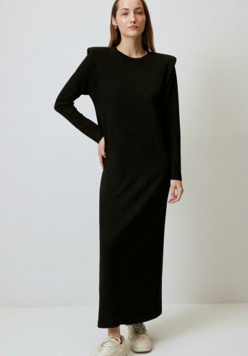Вязаное платье