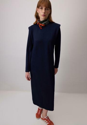 Вязаное платье