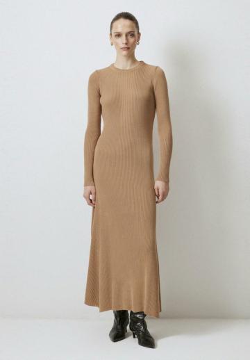 Вязаное платье