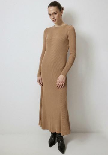 Вязаное платье