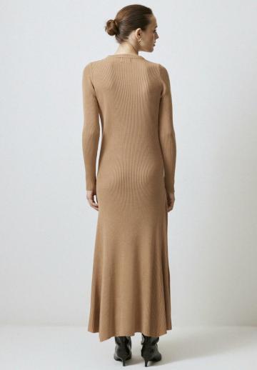 Вязаное платье