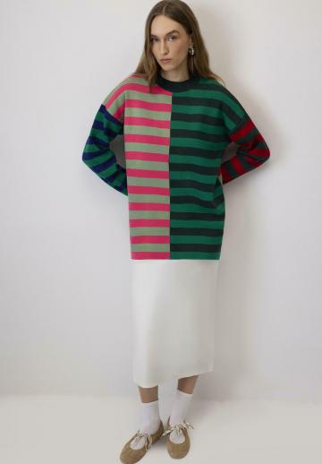 Пуловер в полоску