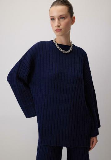 Длинный пуловер